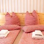 Roesslgut Bed & Breakfast