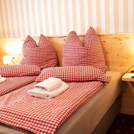 Bed & Breakfast Roesslgut Zederhaus