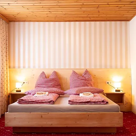 Roesslgut Bed & Breakfast *