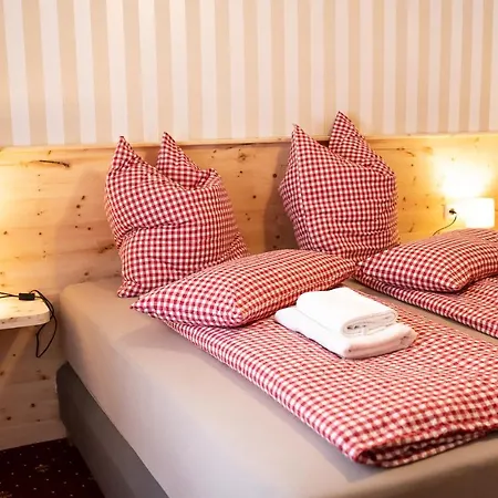 Rösslgut Bed & Breakfast *